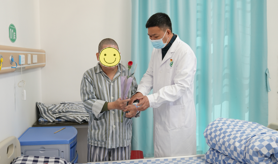 新春送暖，情满病房